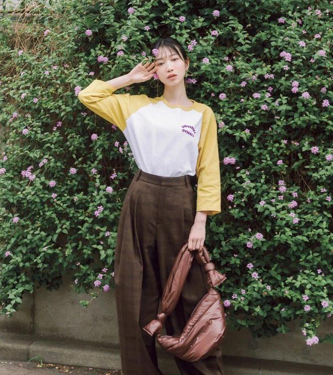 长袖t恤太大了该怎么搭配,长袖t恤的8种时髦穿法