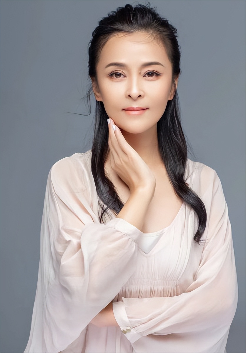 黄志忠和何音离婚后悔吗,黄志忠与何音走进了婚姻