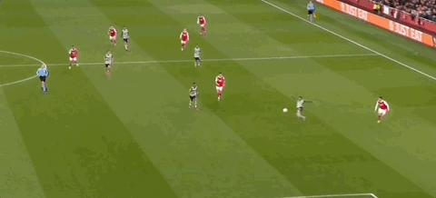 英超阿森纳1-2遭埃弗顿补时绝杀,英超首轮阿森纳爆冷