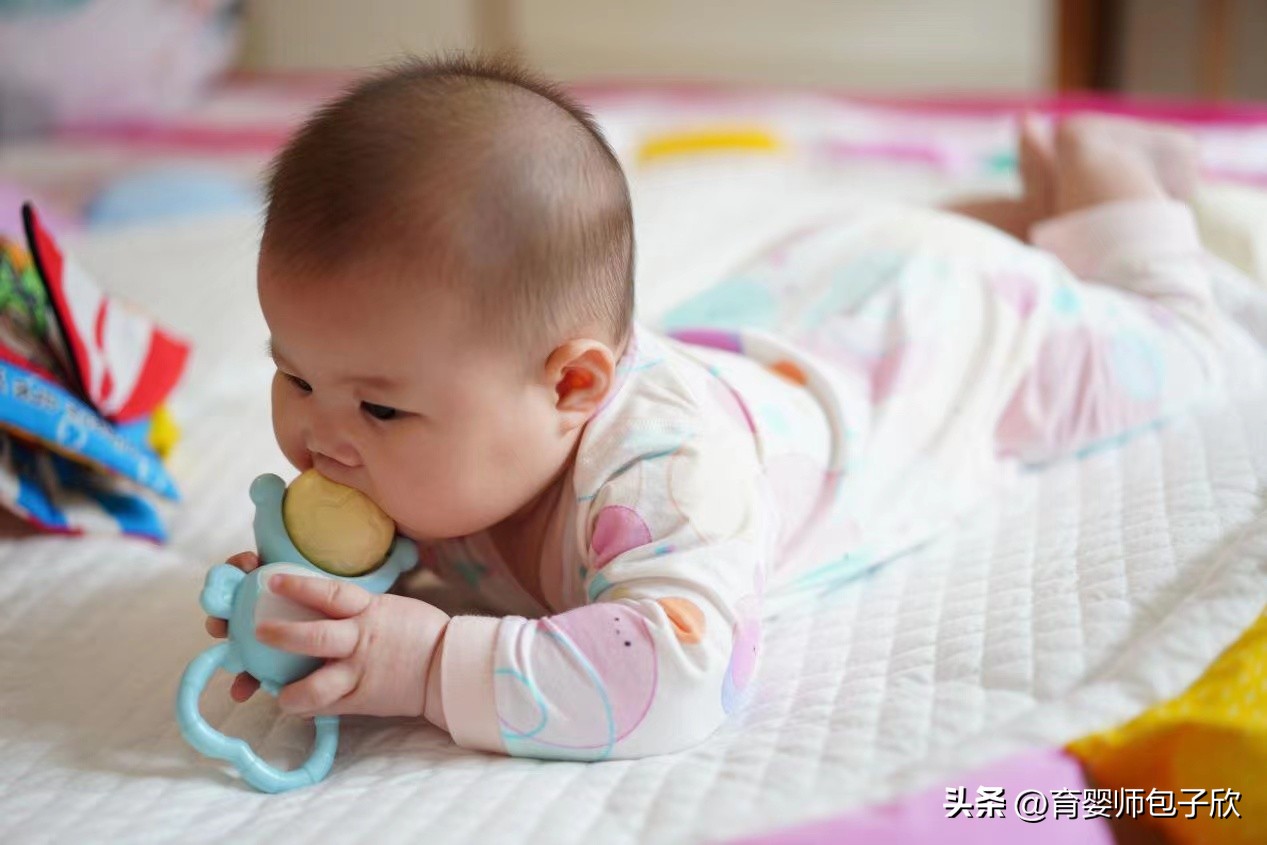 怎样做手势可以使宝宝聪明,提升宝宝语言能力的精细动作