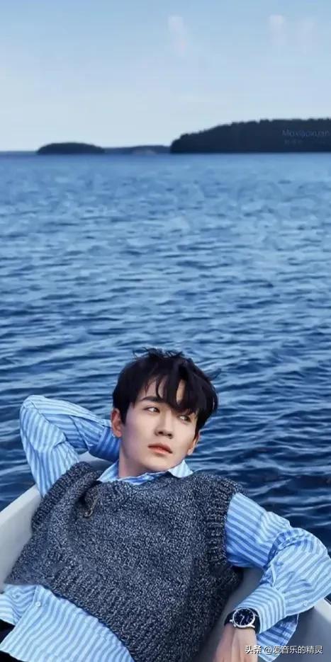 朱一龙获35届金鸡影帝几岁,朱一龙从6岁到33岁的变化