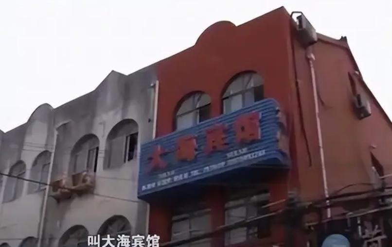 男子沉迷彩票一天好几万中奖不领,神秘男子一天买几万彩票中了不领