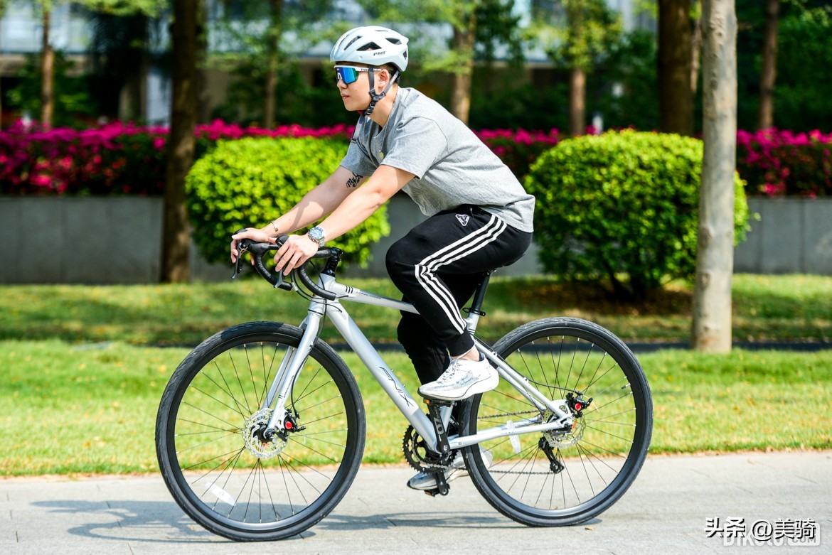 19款三阳火凤凰fnx150评测,19款三阳火凤凰fnx150测评