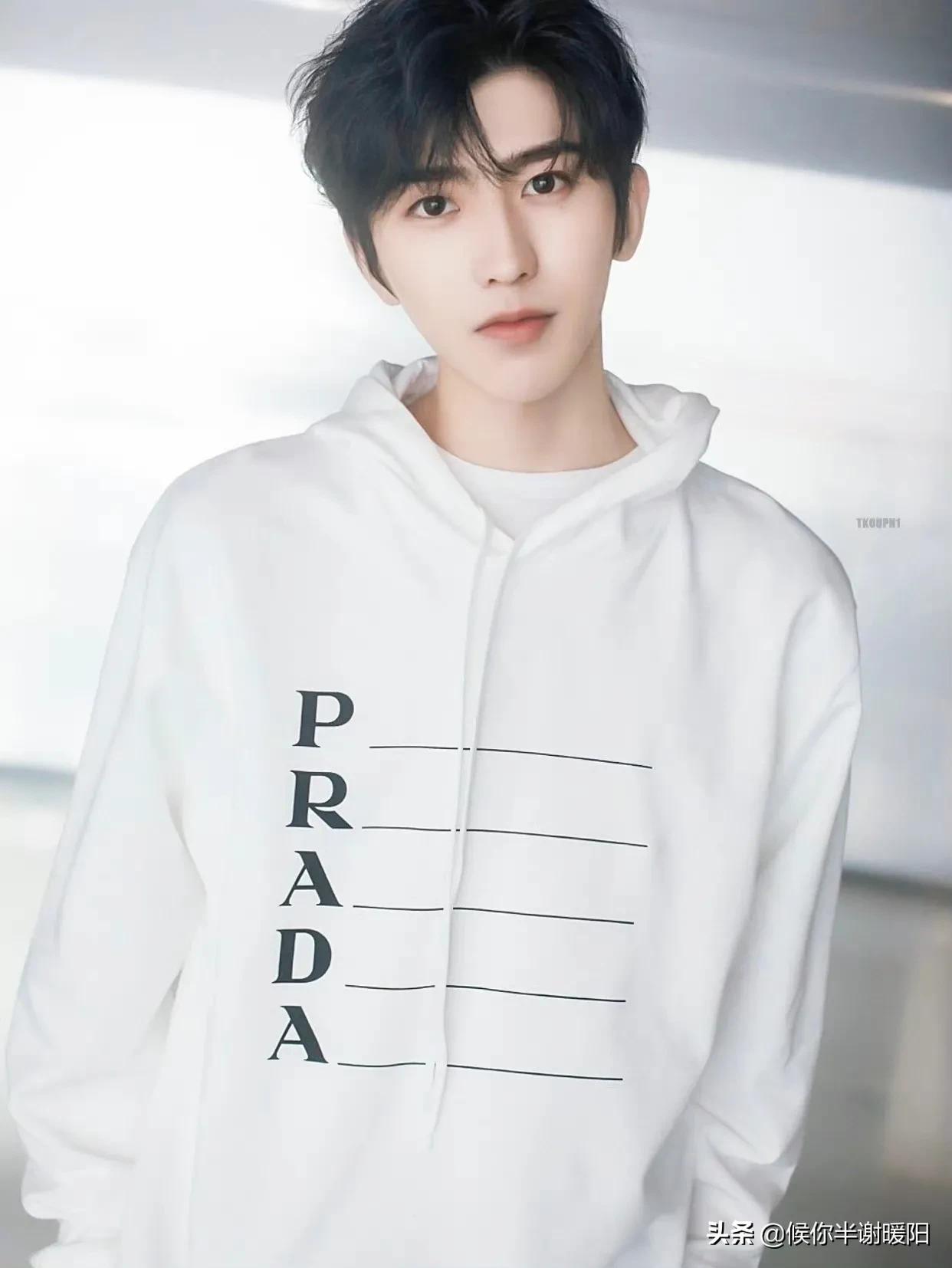 最近任嘉伦王一博撞衫,王一博和任嘉伦同框图