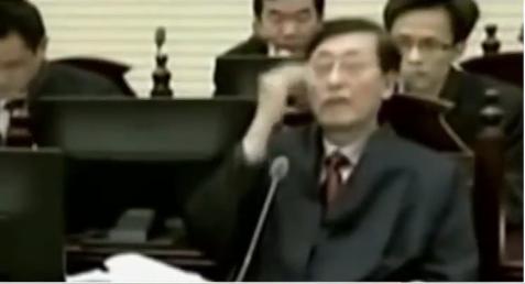 证人指证刘汉庭审视频,刘汉兄弟被审视频