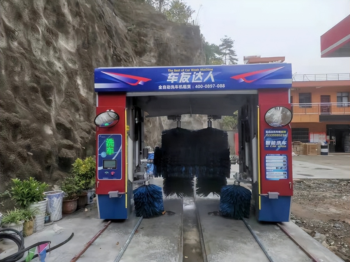 如何用自动洗车机洗车,车友达人全自动洗车怎么使用