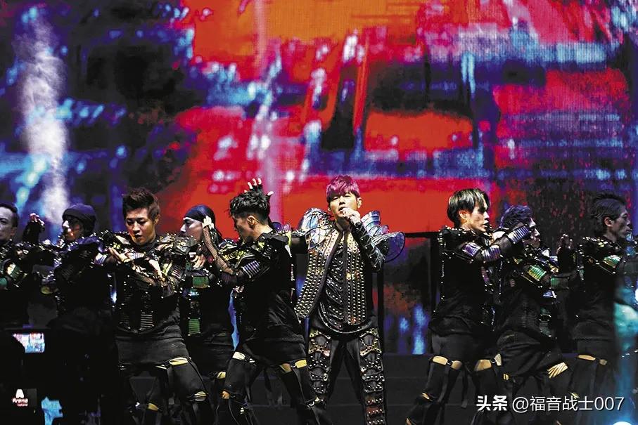 周董演唱会让观众大合唱,周董演唱会生日祝福