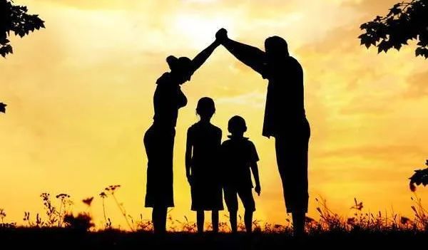 瑙佸埌鐜插璐濆効鎰熷姩鍝簡,鐜插璐濆効鏆栧績鐬棿