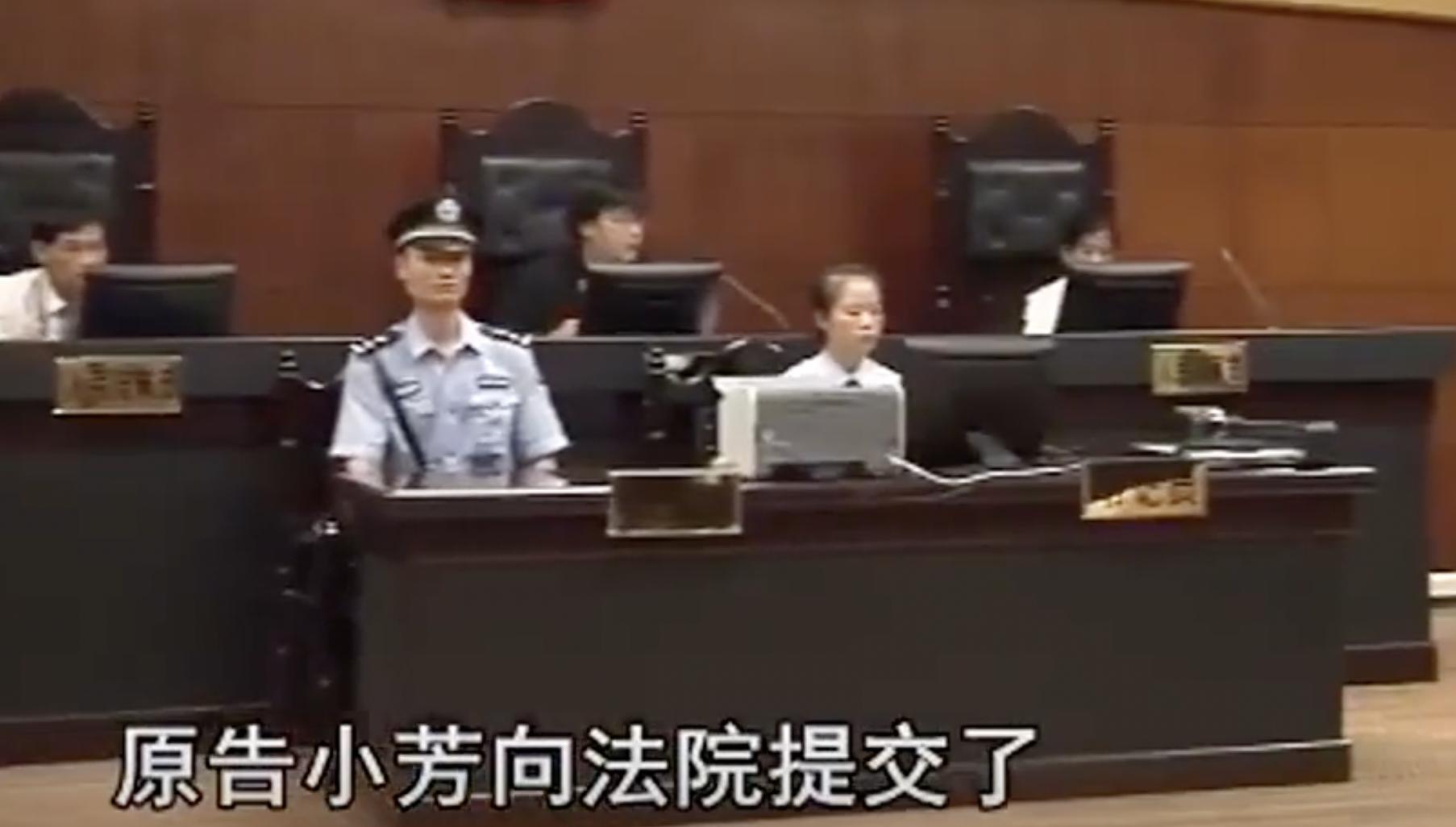 丈夫带着老婆聚餐,丈夫带妻子和好兄弟聚会