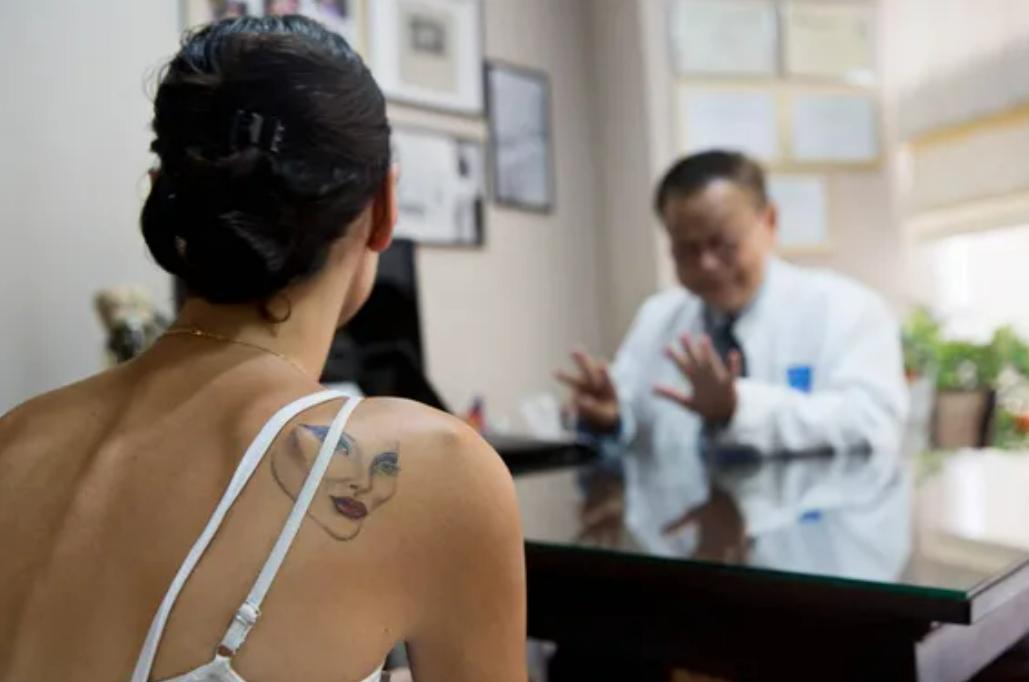 泰国医生变性成女人,小伙花高价泰国变性如今终成网红