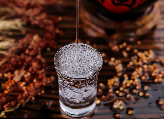 喝酒不能喝但是又想喝,十种最好喝纯粮酒推荐图片