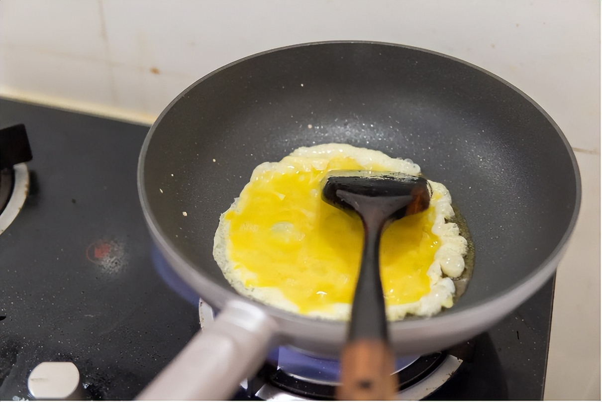 九阳大磨王爆炒不粘锅试用评价,九阳大磨王与小磨王爆炒锅区别