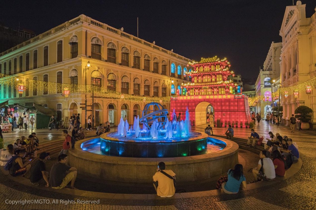 @重庆人来北城天街“感受澳门乐无限”现场抽奖得澳门往返机票