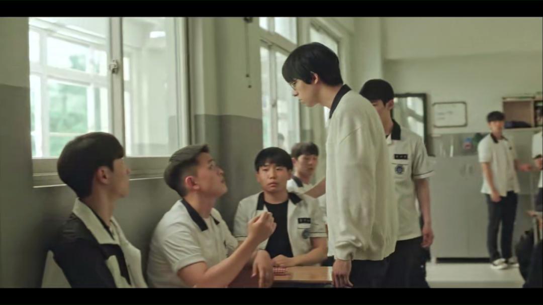 这未成年丑闻，怎么就封杀不掉？