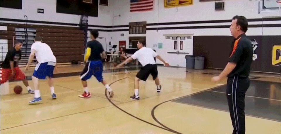 防守基础教学视频,破紧逼防守教学