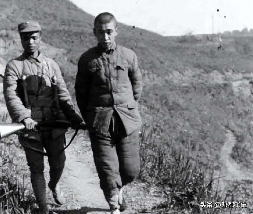 日军兽行:当着老人的面砍下孙子头颅，临走残忍挑出儿媳肚中胎儿