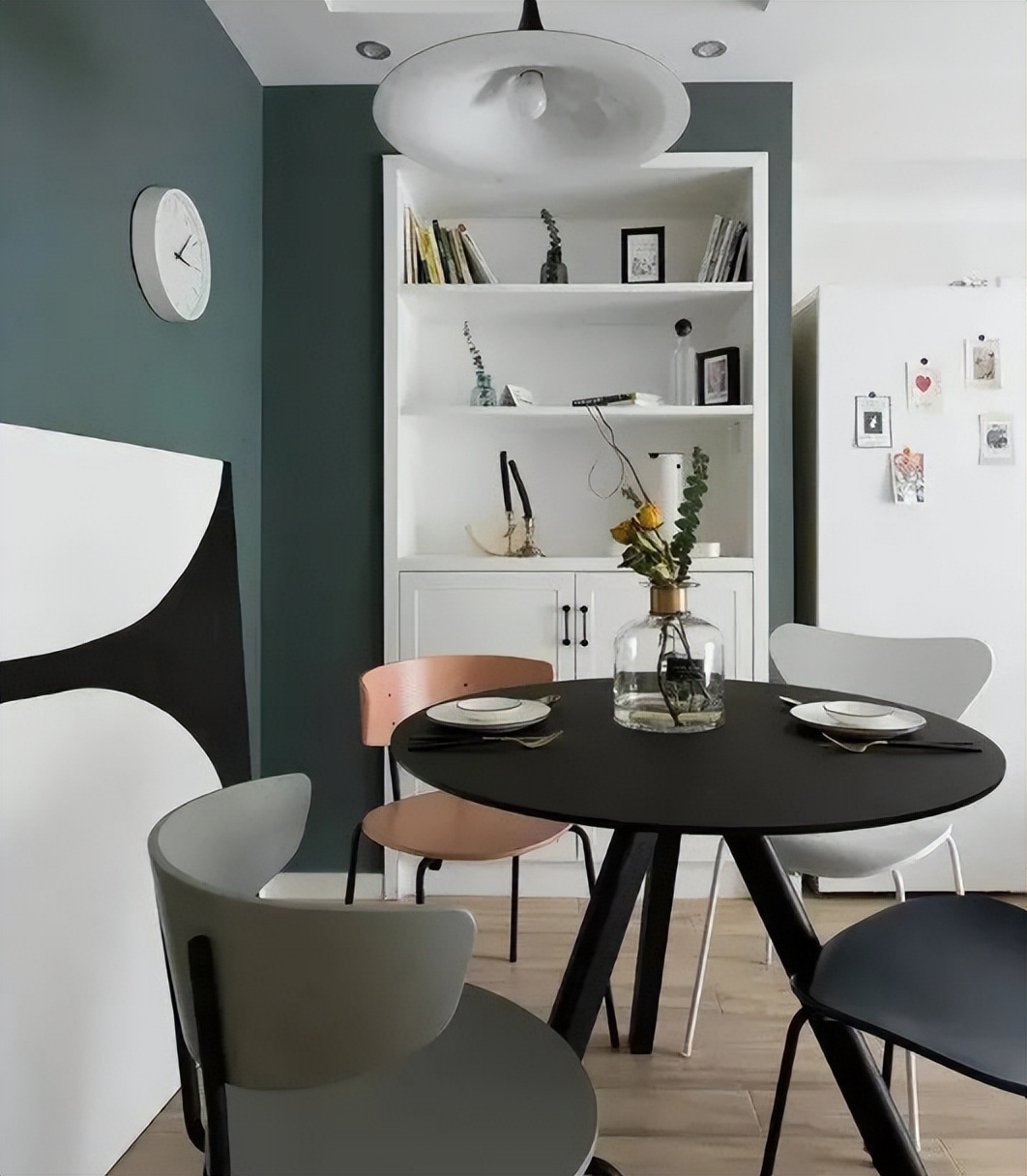 餐桌是购买圆形的好还是方形的,圆形餐桌与方形餐桌哪个更适用