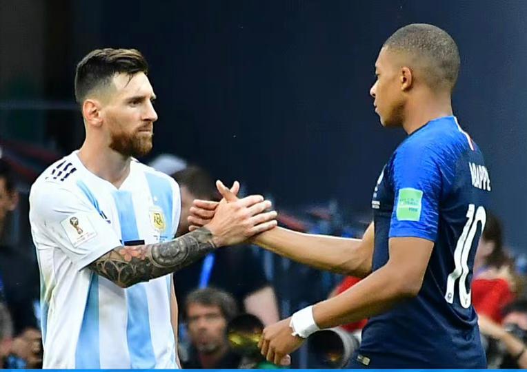 冲击四年内第三座冠军，锁定金球奖，法国和阿根廷谁先建立王朝？