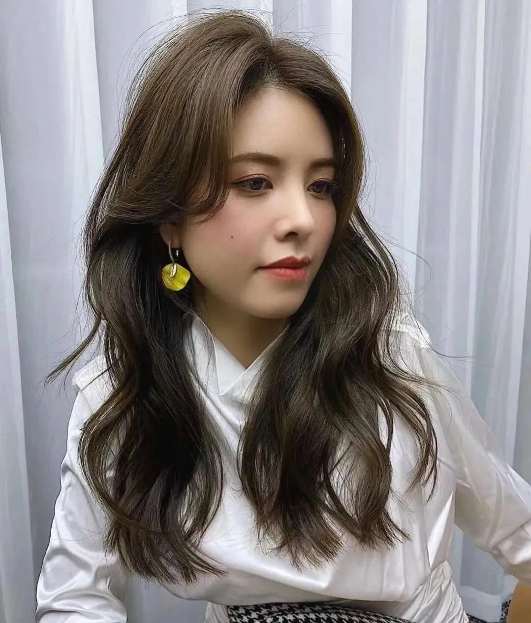 女生中长韩式浪漫气垫烫