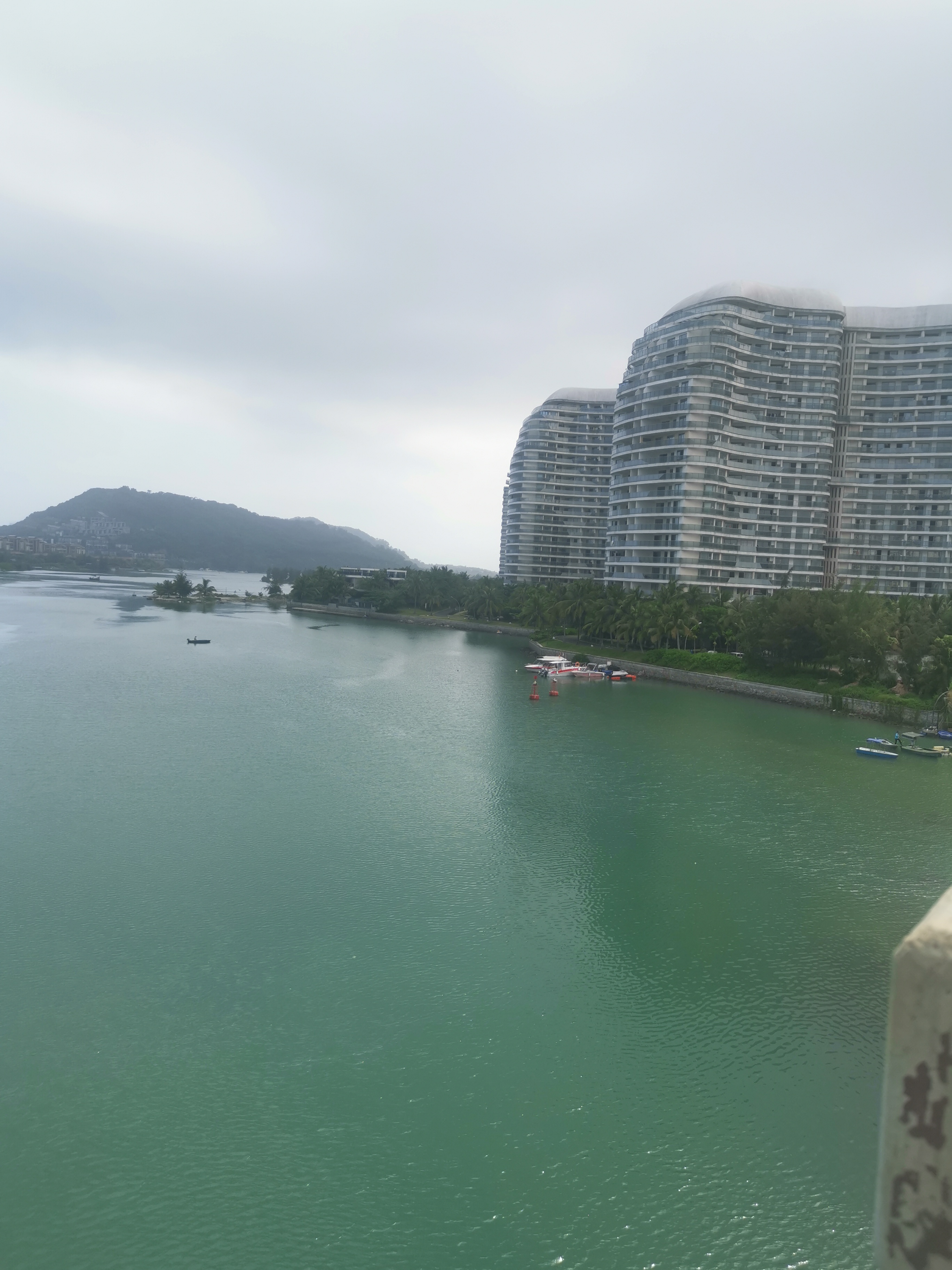 海南著名度假圣地神州半岛成了空岛，没了外地人该如何生存