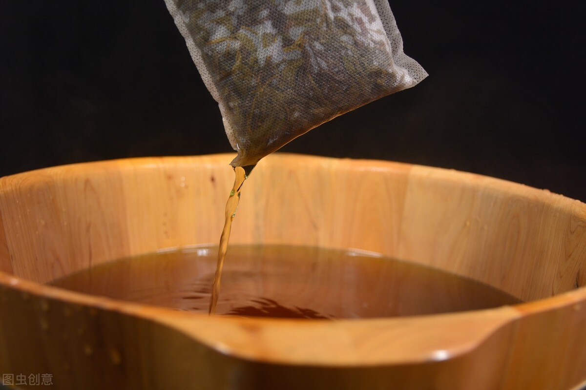 泡脚怎么保持脚的干净,什么可以用来泡脚脚不干裂