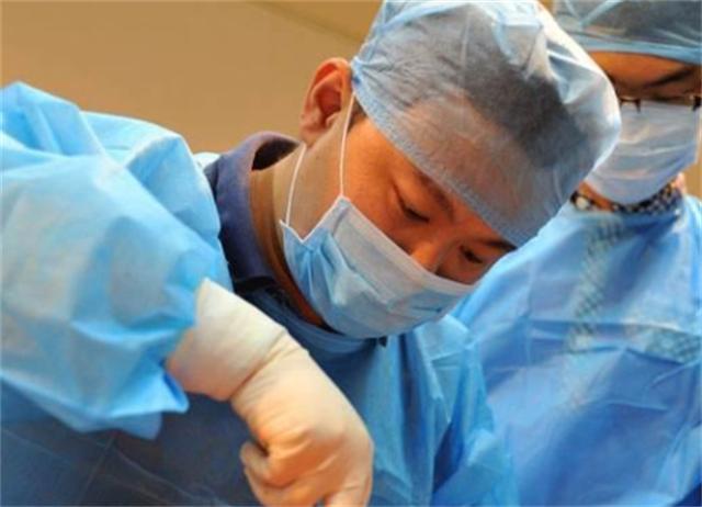 02年重庆夫妇遭投毒亡，村民白酒泡尸等待破案，家属追凶20年未果