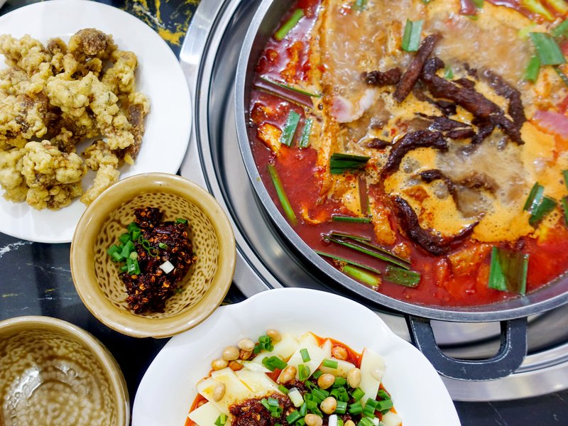 中国舌尖上的贵州美食地方特色菜,来贵州不得不品尝的两道贵州菜