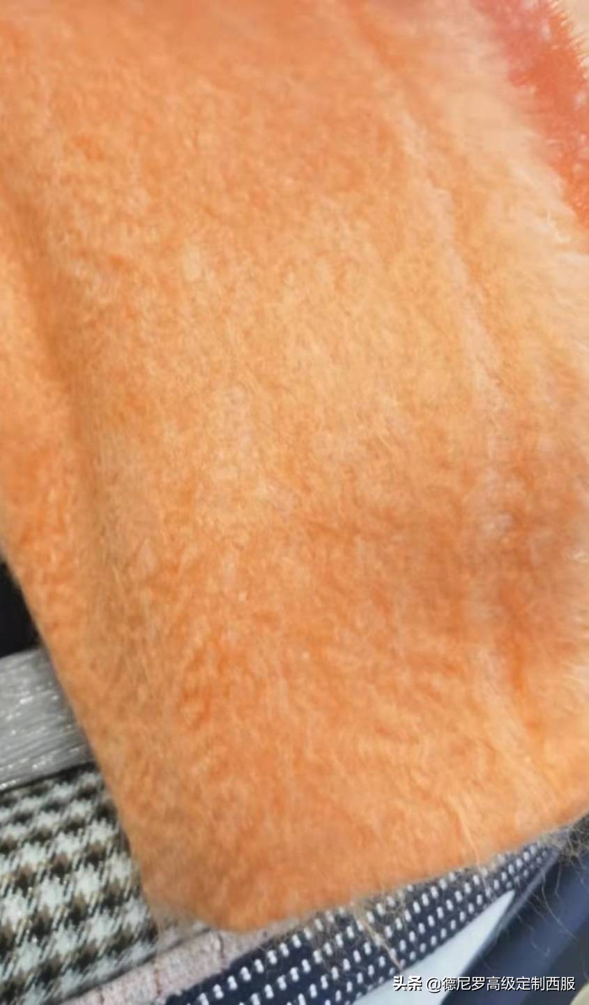 羊毛大衣的面料讲解,如何从面料上看出纯羊毛大衣