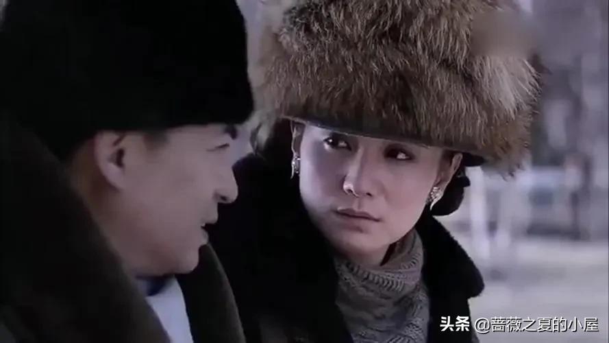 再看《悬崖》:才懂周乙和顾秋妍同居6年，却无性无爱的隐情