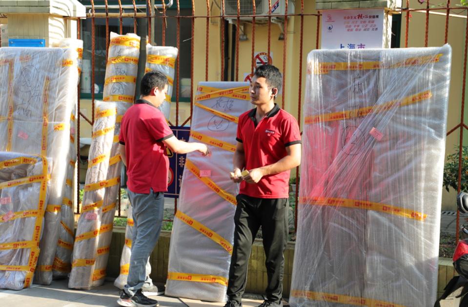 海运搬家回国需要什么证件,出国怎么搬家具回来呢