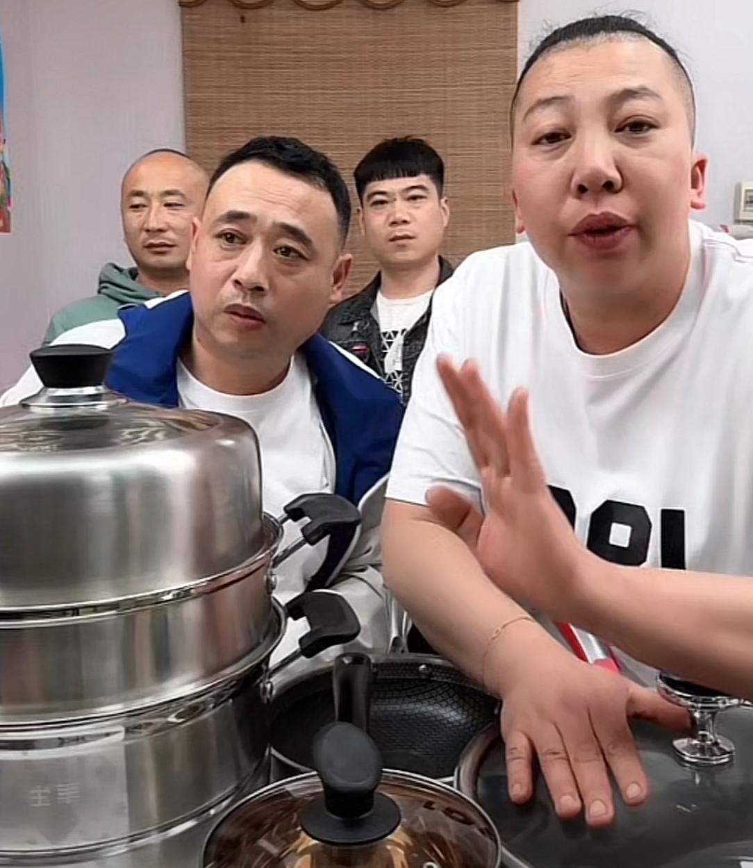 东北雨姐首场带货直播销量,东北雨姐走红视频