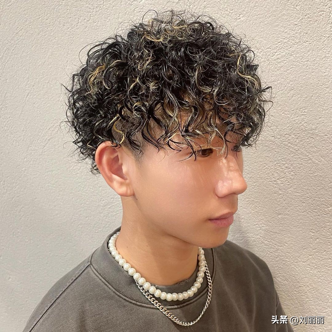 中年男士看起来精神的短发发型,9款秋季男士流行发型剪了变型男