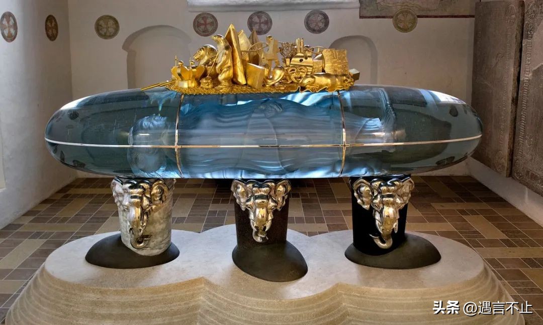 丹麦村里的小叔子爱上了嫂子？大女主女王：我从不信八卦和童话