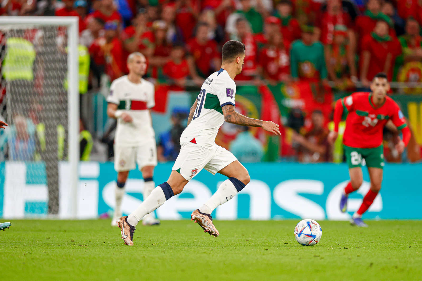 曼联vs切尔西c罗罚丢点球金球,曼联对利物浦c罗提前离场