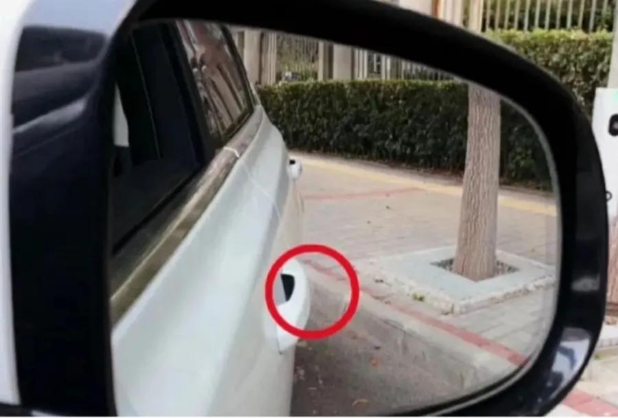 车门把手的四个按键是干嘛的,车门里面把手上的按钮功能介绍