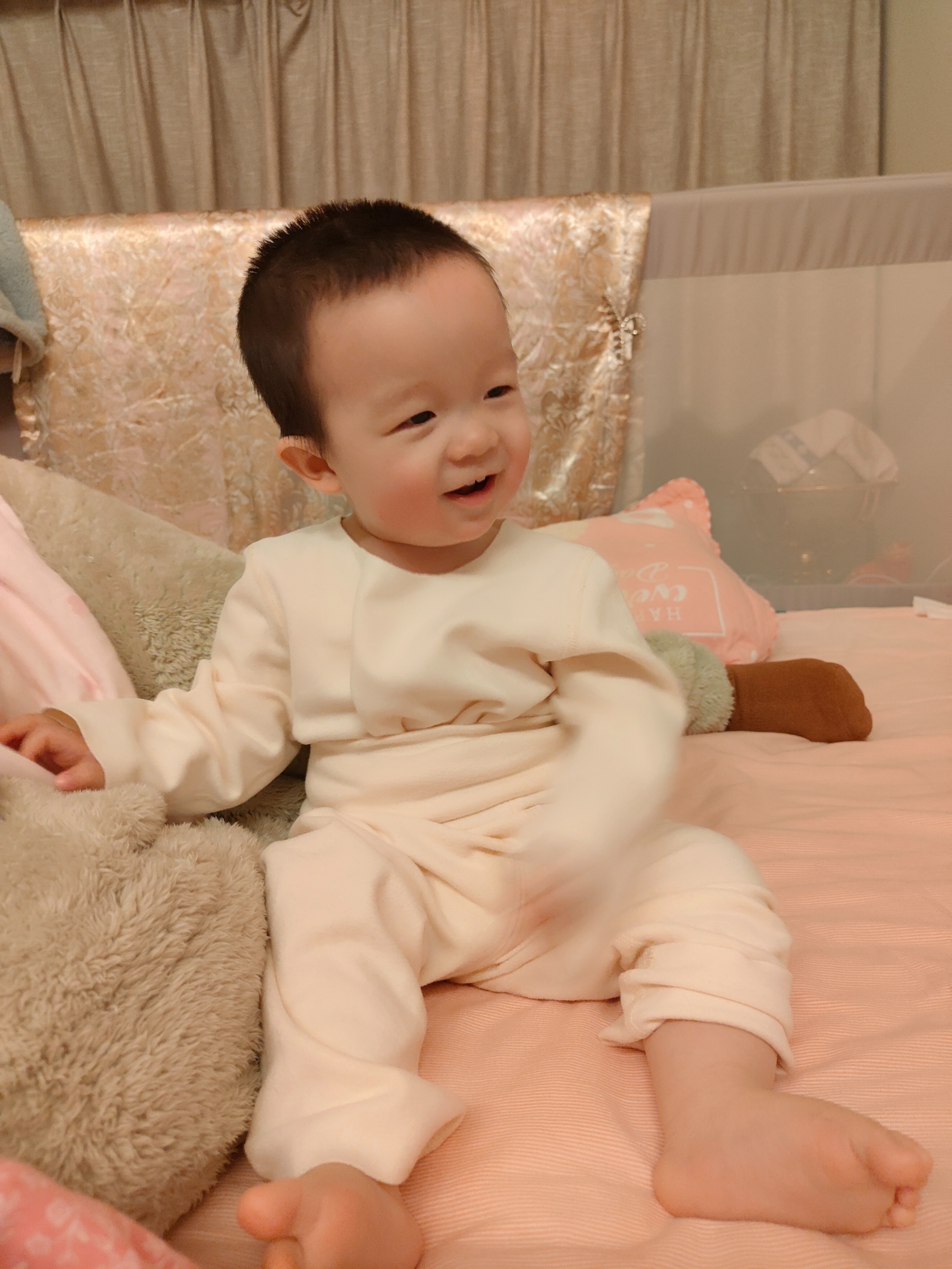 小孩一直高烧39到40度不退怎么办,10月龄宝宝持续高烧39到40度