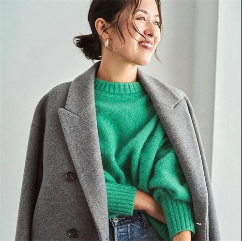 黑色大衣的配色技巧,咖啡色的大衣怎样配色