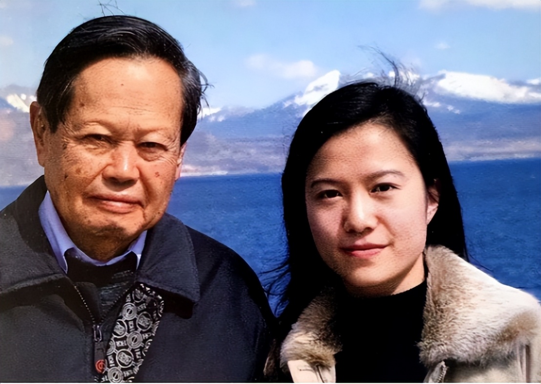 杨振宁百年后翁帆还有经济来源吗,杨振宁有儿女照顾翁帆老了谁照顾