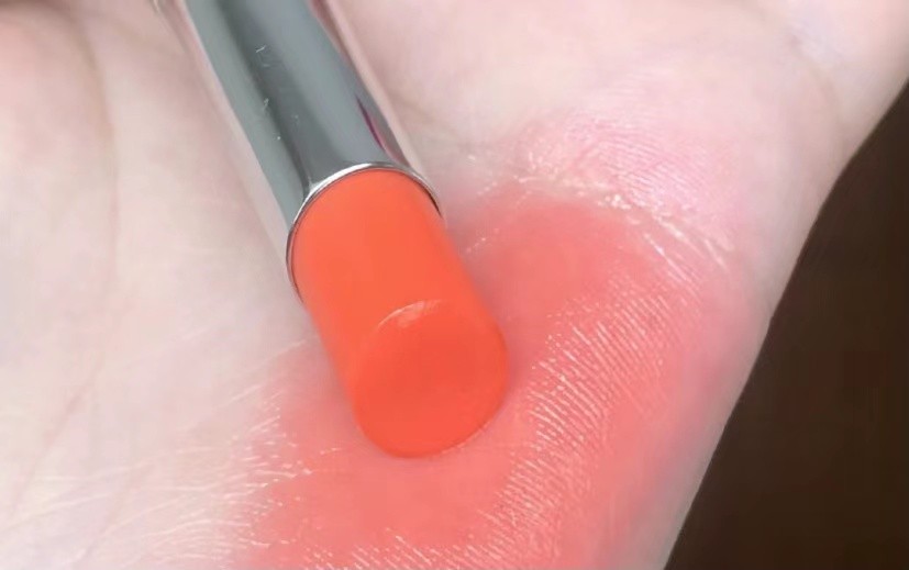 不爱化妆、涂口红的女人：5支有颜色的唇膏，涂上滋润又显气色