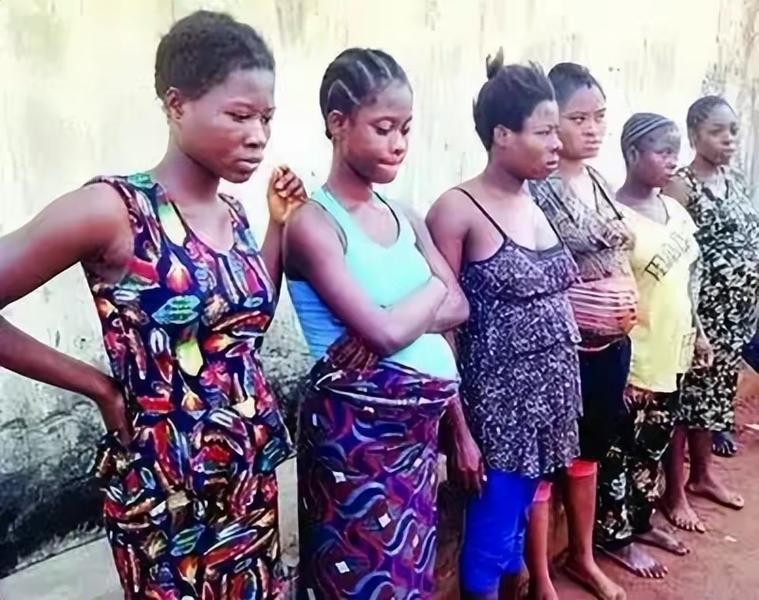 灏兼棩鍒╀簹濠村効宸ュ巶閲岀殑濠村効,灏兼棩鍒╀簹濠村効鐢熶骇宸ュ巶