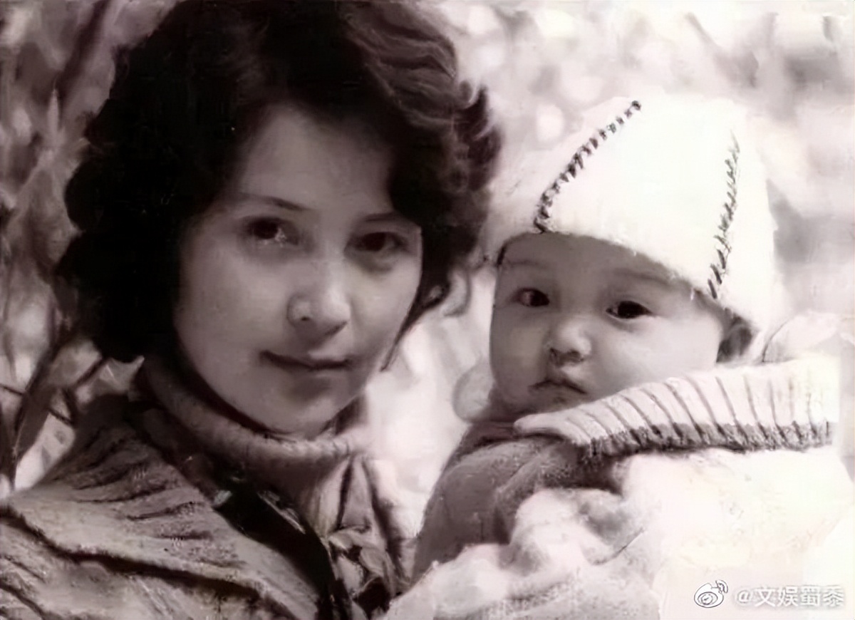 80年代氧气美女张伟欣为李小璐操碎了心如今67岁希望女儿能复婚？