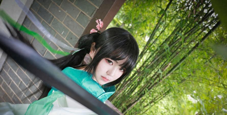 迷恋二次元是什么心态,迷恋二次元的女生