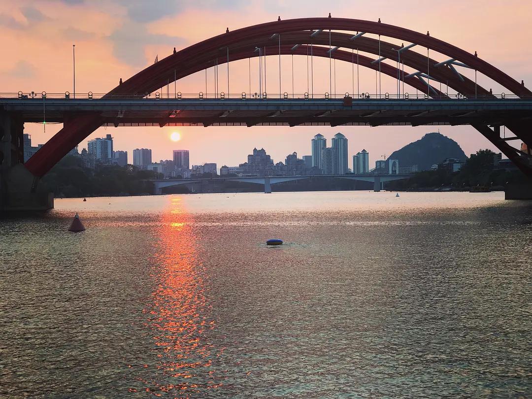 柳州最多配菜的螺蛳粉,柳州好吃又比较清淡的粉