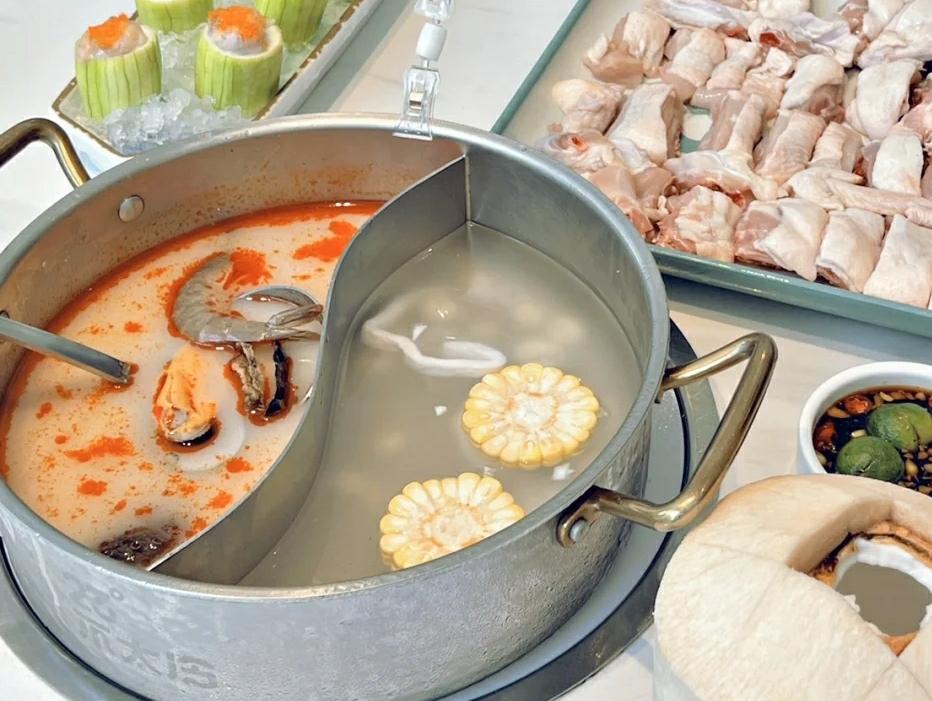 拇指包、太阳蛋、铁盒冰粉......半个川渝火锅圈都在卖