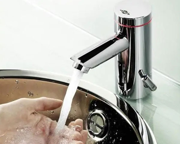 清洗水龙头的最佳方法,水龙头清洗小窍门如下