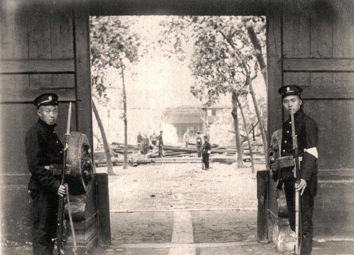 30张真实又罕见的老照片，阴毛假发工作者，我怀疑他用错地方了2