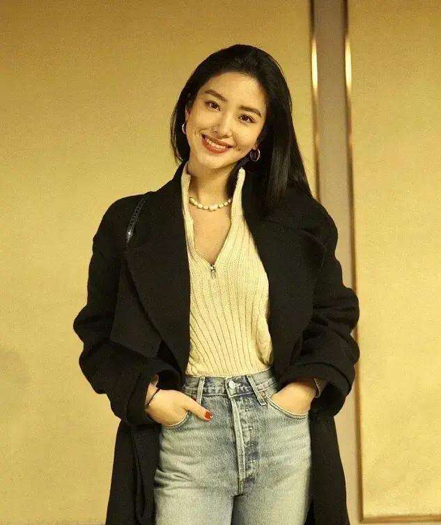 刘亦菲杨采钰比较 (刘亦菲陈金飞杨采钰微博)