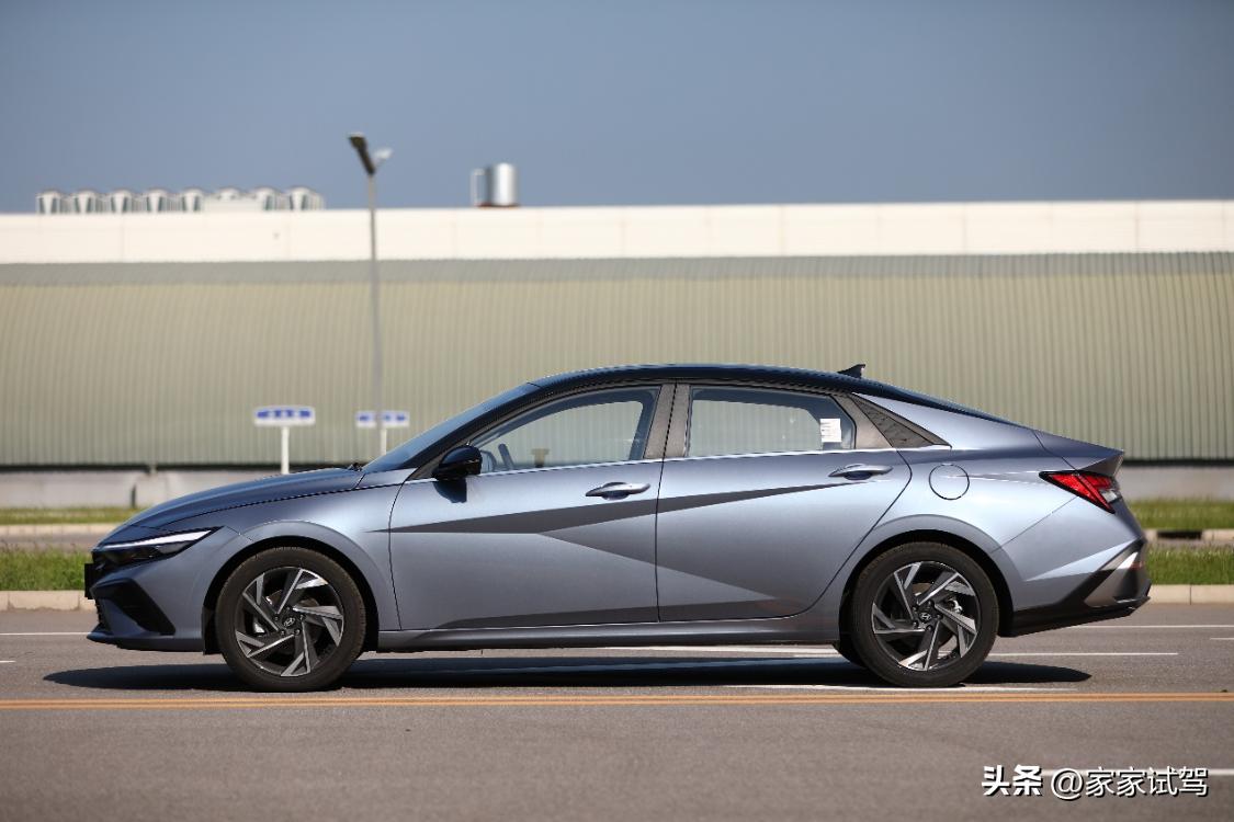 北京现代伊兰特1.5l精英版内饰,新伊兰特内饰改装