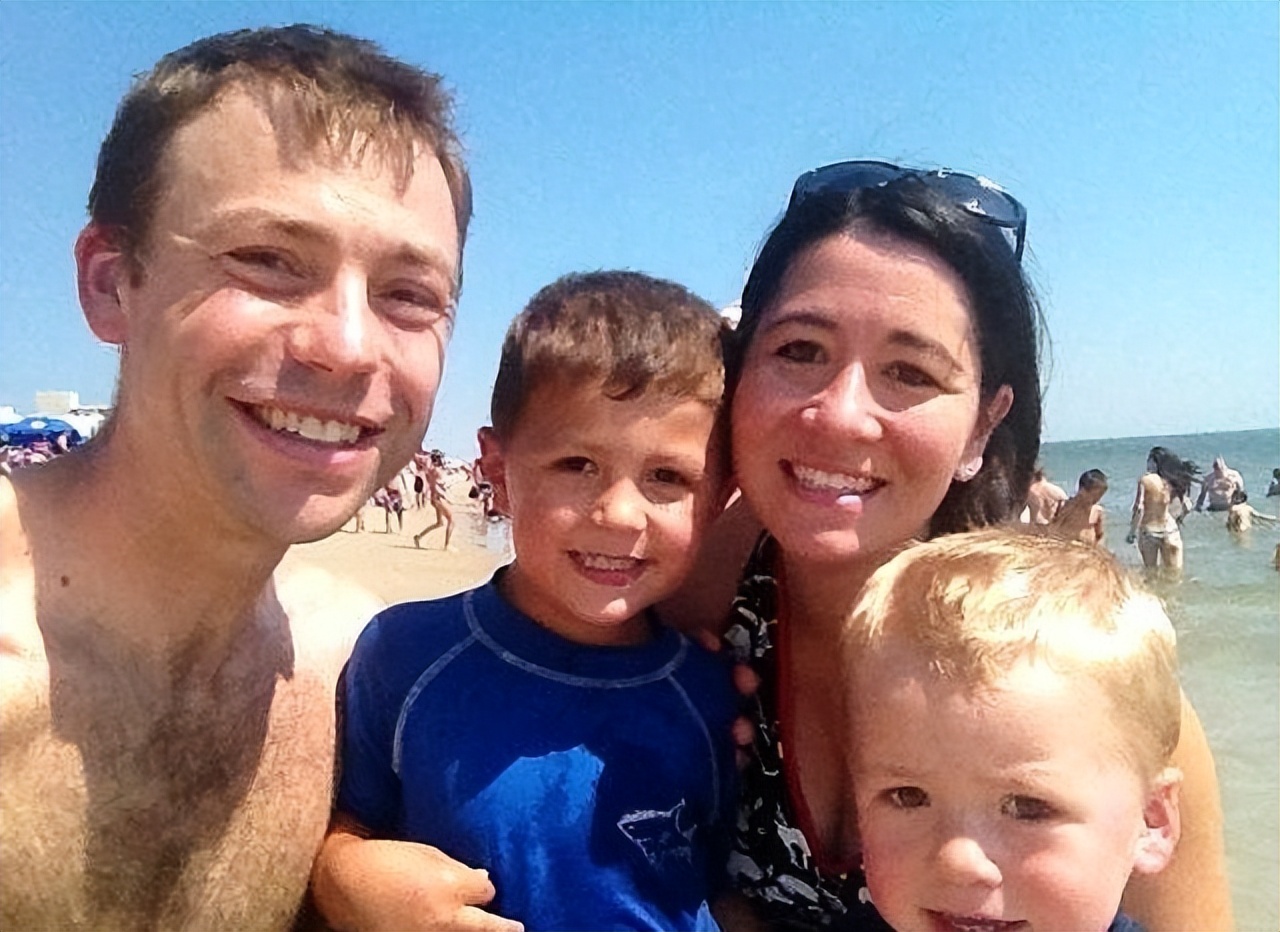 美国产妇水下分娩生下双胞胎,美国孕妇水下分娩双胞胎完整版