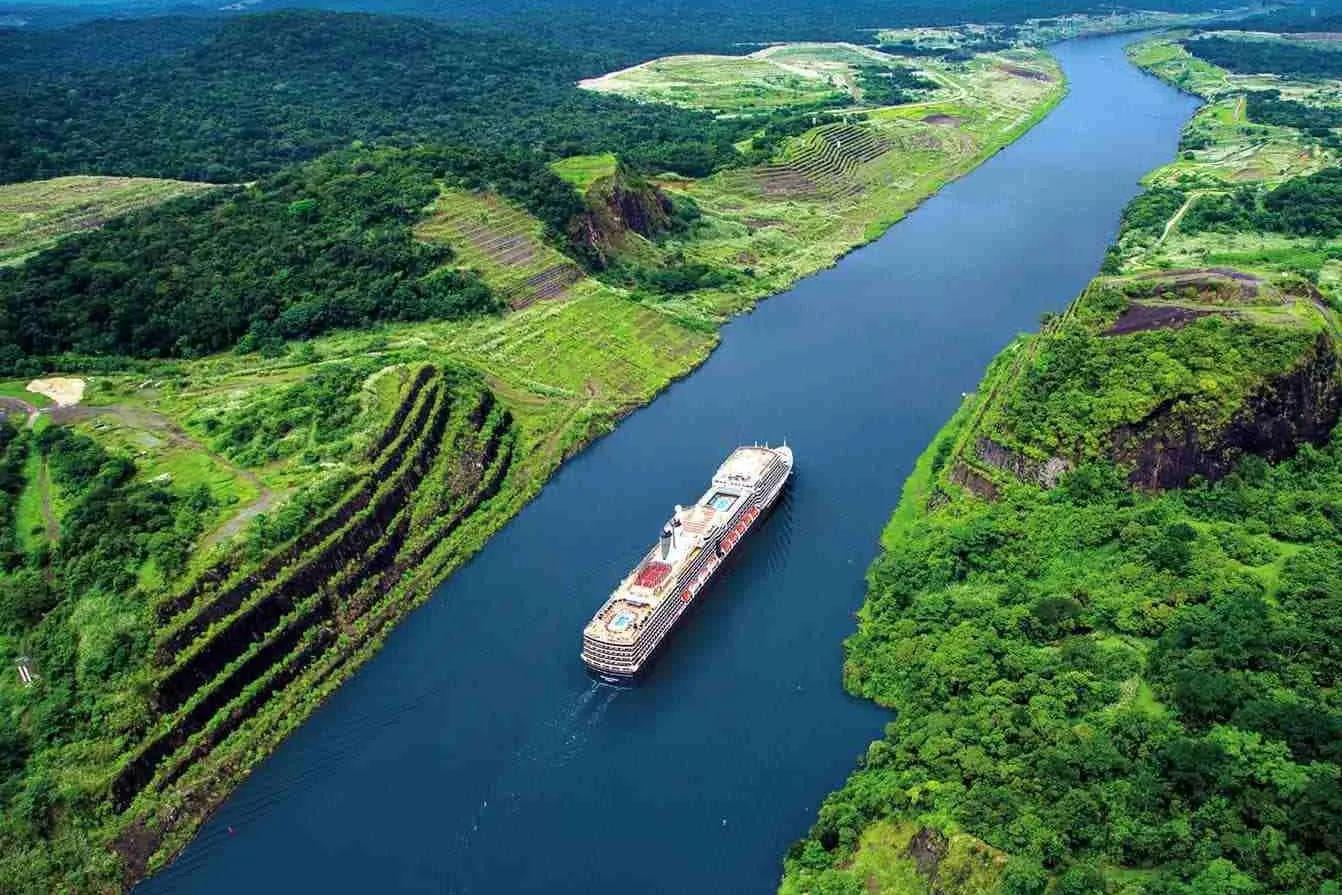 巴拿马有自己的货币吗,巴拿马华人人口多少